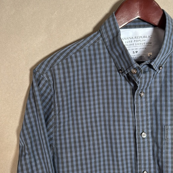 Banana Republic Men's Blue Checkered Shirt, Sz small, From TV Show Wardrobe - Picture 3 of 8